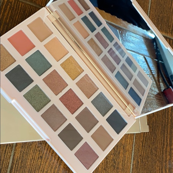 Ciate London New England Editor Color Pallette - Picture 3 of 3